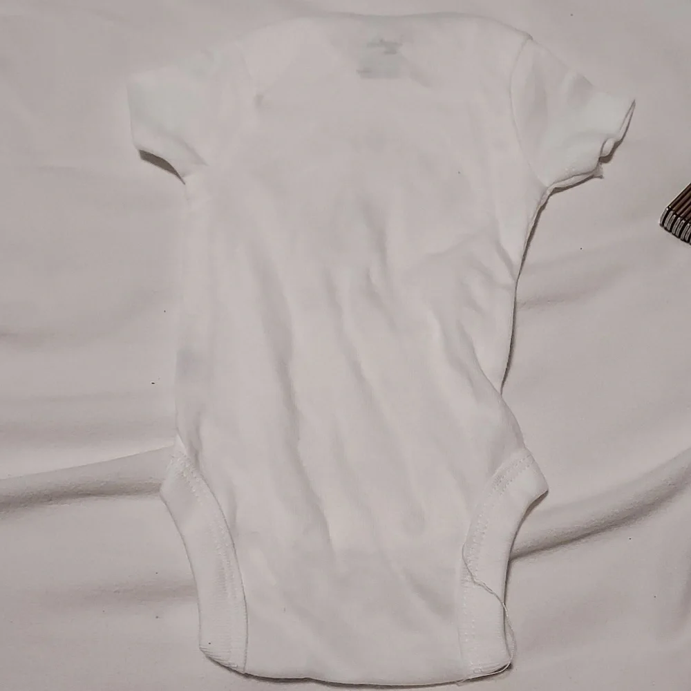 RAISED by king A Gerber one piece size newborn new without tag never worn 100%co